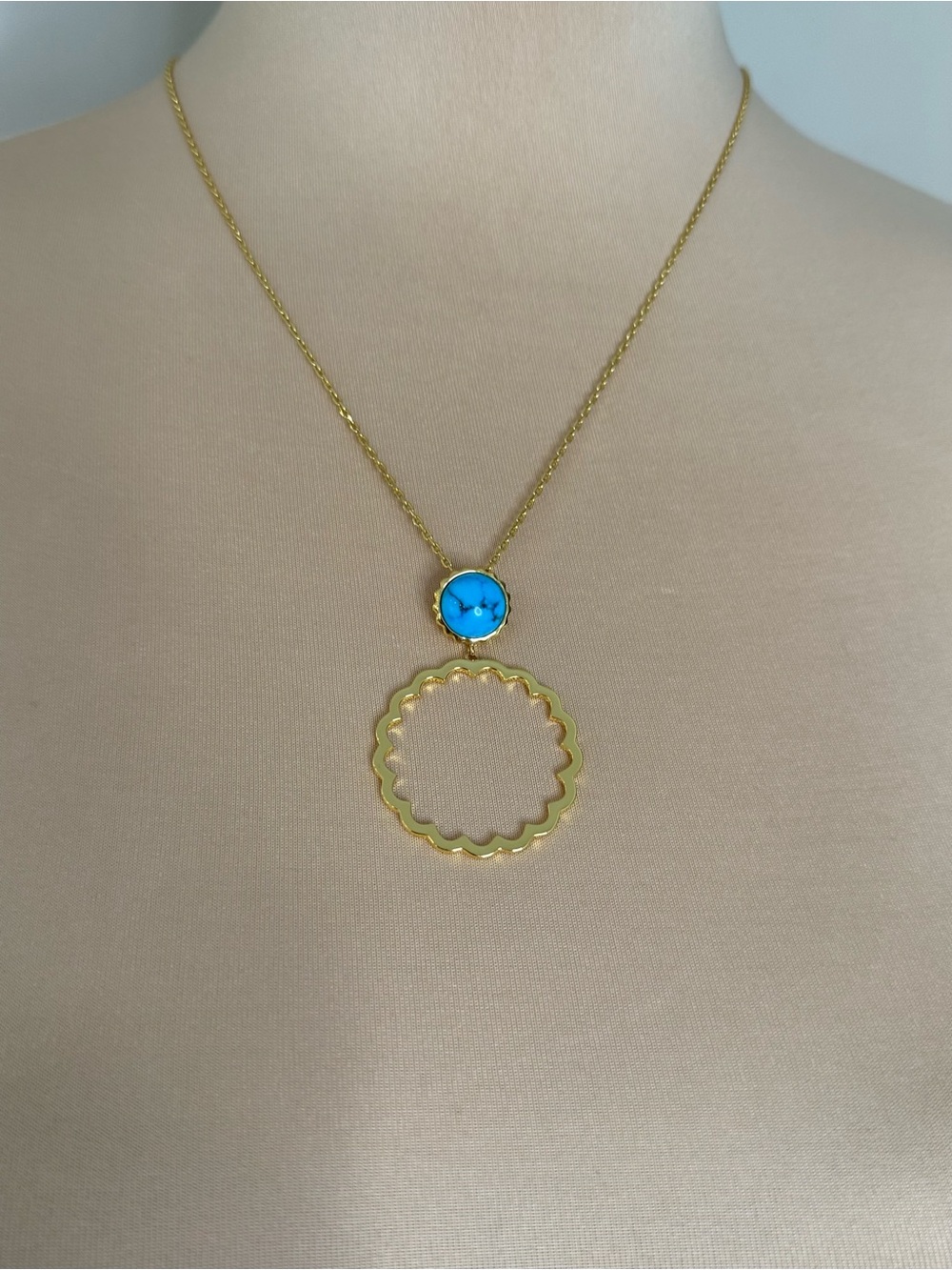 Turquoise & gold toned pendant chain line necklace - Picture 2 of 9